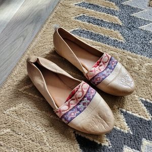 Bueno Leather Geometric Aztec Print Flats